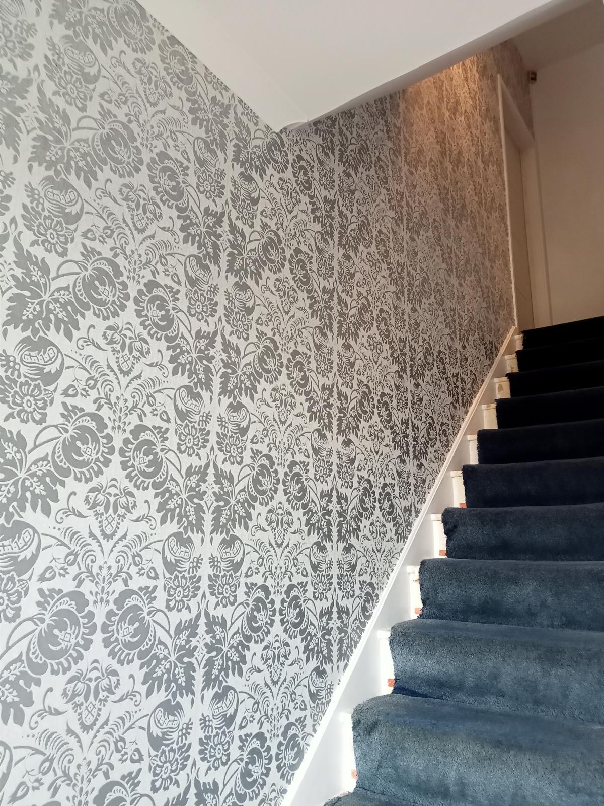 wallpaper hanging Highbury, N5